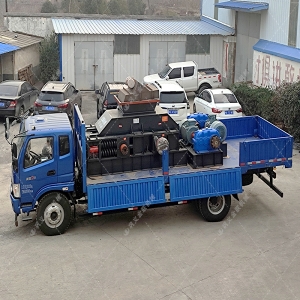 1000x700型全自動液壓對輥制砂機發(fā)貨