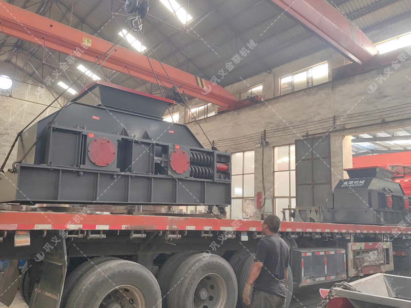 2PGY1200x800液壓對(duì)輥制砂機(jī)發(fā)往吉林 石英石制砂 2PGY1200x800液壓對(duì)輥制砂機(jī)發(fā)往吉林 石英石制砂
