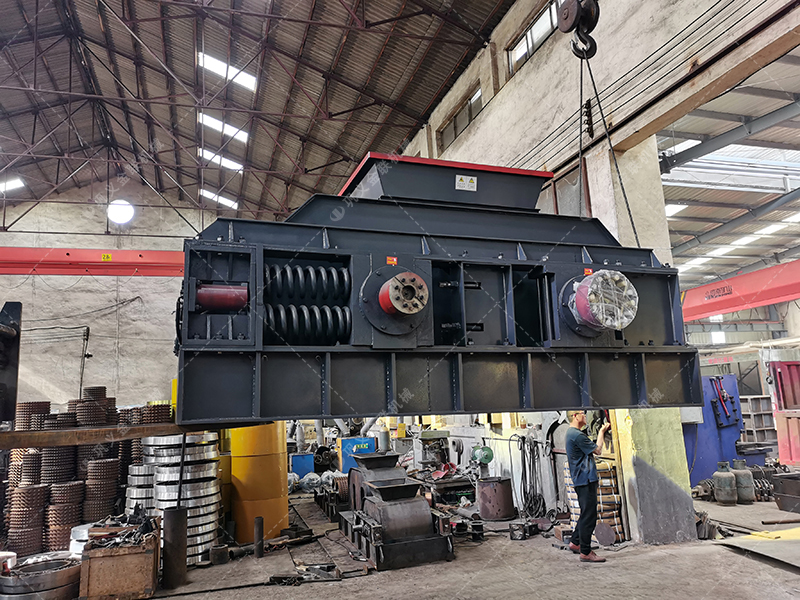 2PG1510型對輥式制砂機 大型制砂機發往湖北