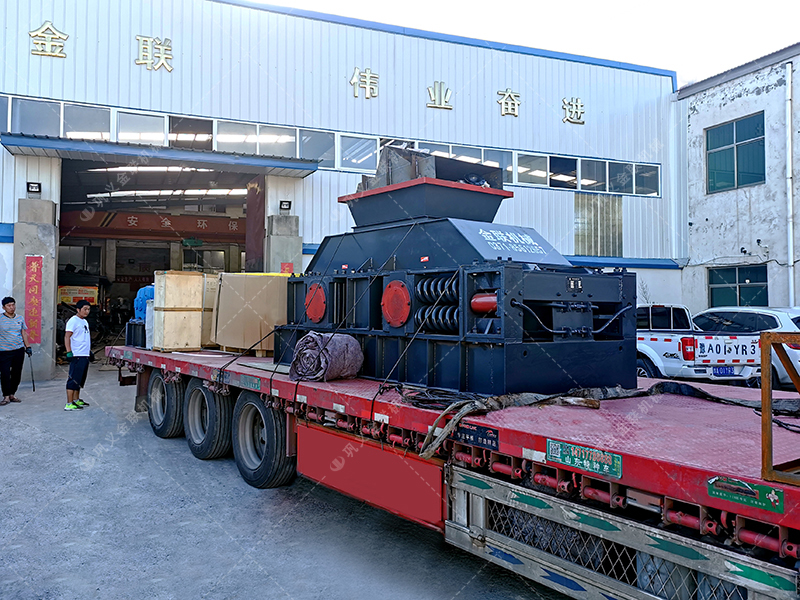 2PG1200x800半自動(dòng)液壓對輥破碎機(jī) 大型破碎機(jī)發(fā)貨 2PG1200x800半自動(dòng)液壓對輥破碎機(jī) 大型破碎機(jī)發(fā)貨