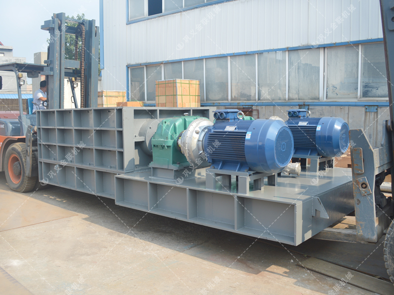 大型強力分級雙齒輥破碎機發往山東破碎煤矸石