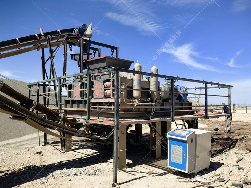 大型液壓對輥制砂機(jī)規(guī)格型號(hào)及技術(shù)參數(shù)簡介