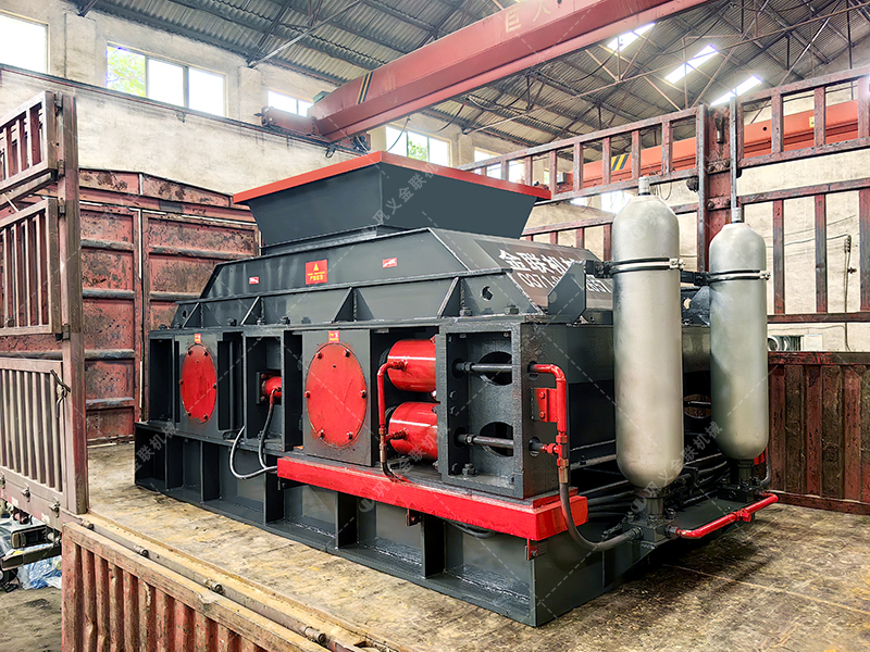 砂石廠實地探訪：一臺1210液壓對輥破碎機如何“通吃”河卵石和尾礦?